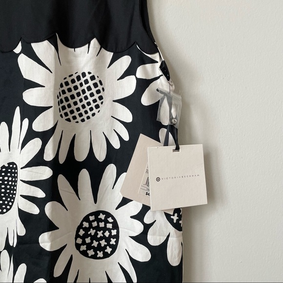 Victoria Beckham for Target Black & White Daisy Drop Waist Scallop Trim Dress - Picture 5 of 8
